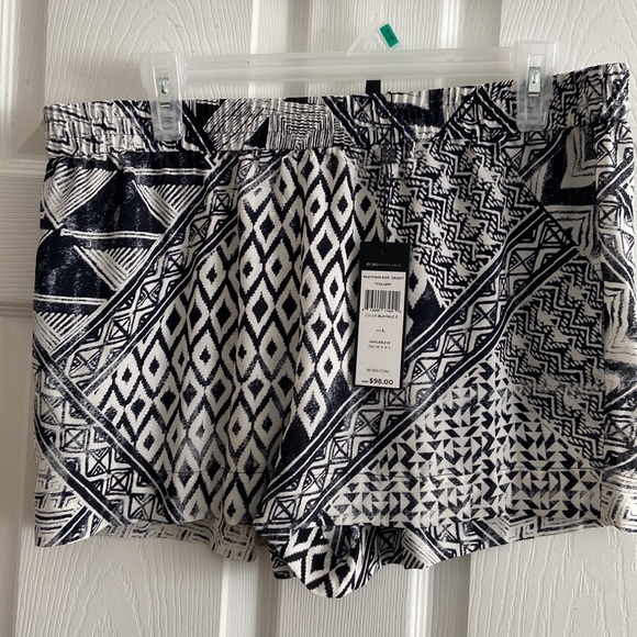 BCBG shorts - Picture 4 of 7
